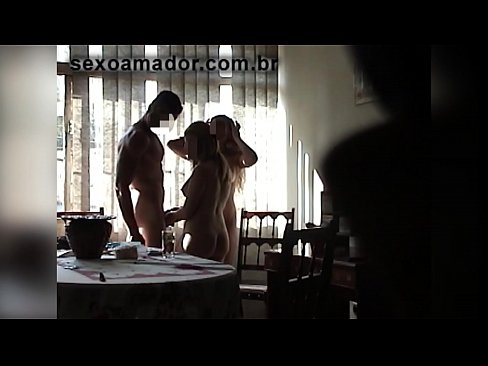 ❤️ Els amics sexuals conviden un home gegant i un trio amb ell ❤️❌ Vídeo anal al porno ca.tubesexer-com.ru ❌️