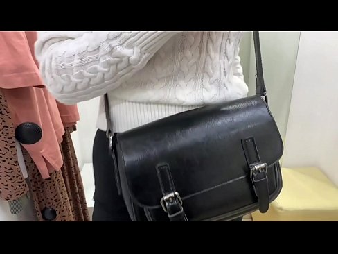 ❤️ Masturbació pública de la jove gossa FeralBerry amb un consolador al provador ❤️❌ Vídeo anal al porno ca.tubesexer-com.ru ❌️